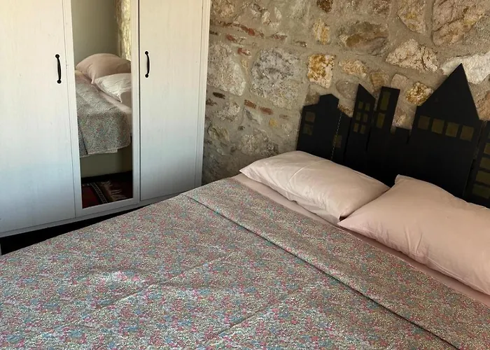 The Old Stone House Апартаменты Айвалык