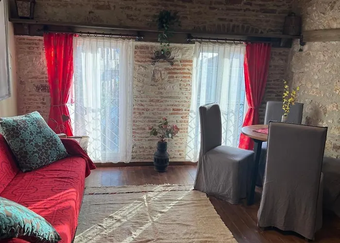 The Old Stone House Апартаменты